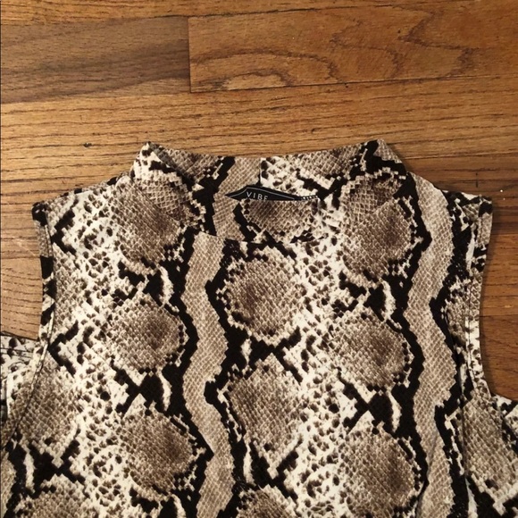 Top - Picture 3 of 4